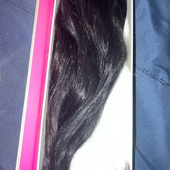donna bella hair Accessories 4 In Clip In Hair Extensions Bought